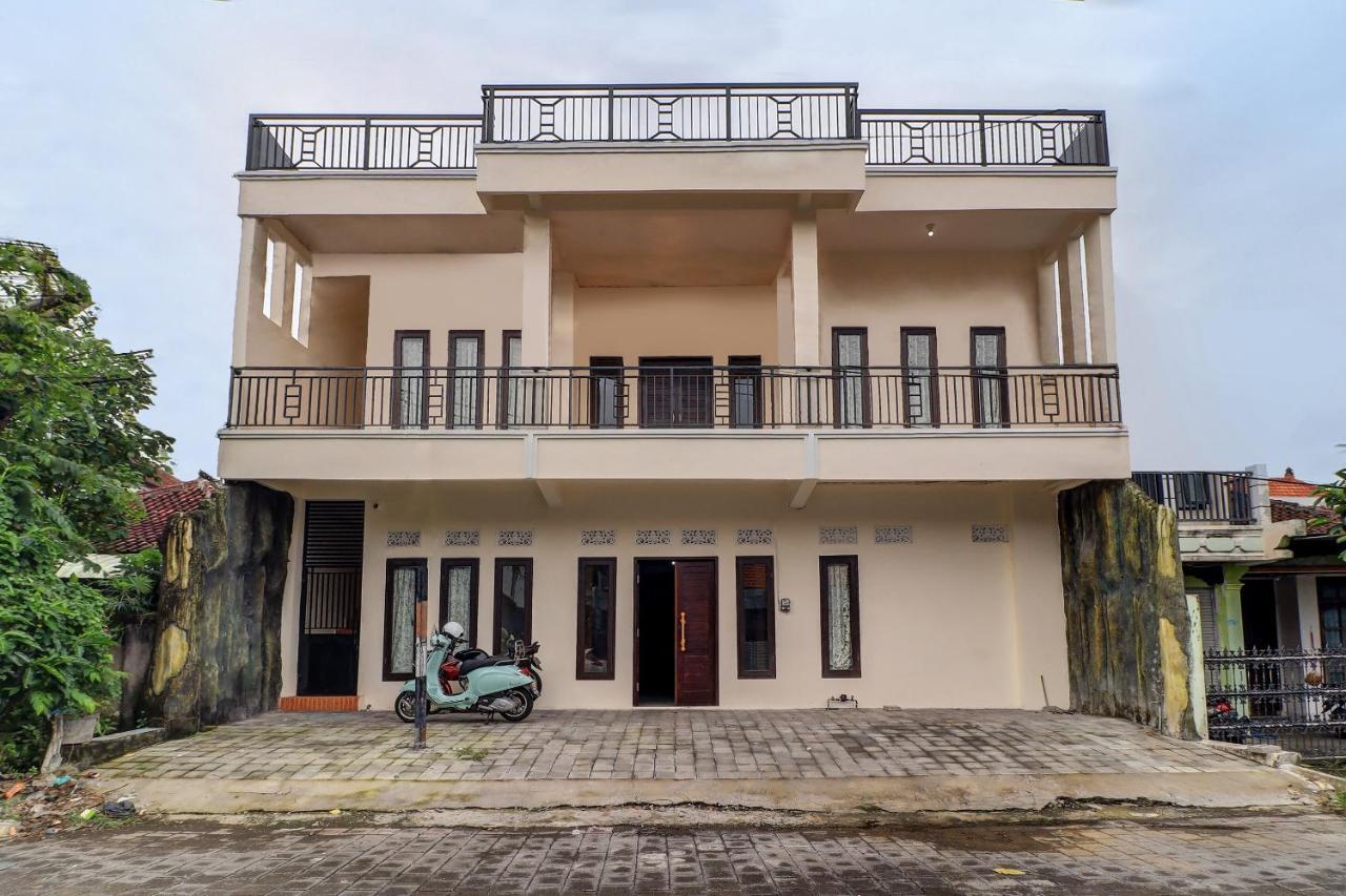 Oyo 91864 Holistic Stay Jimbaran Екстер'єр фото