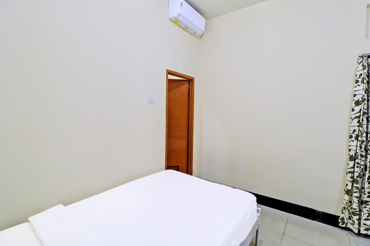 Oyo 91864 Holistic Stay Jimbaran Екстер'єр фото